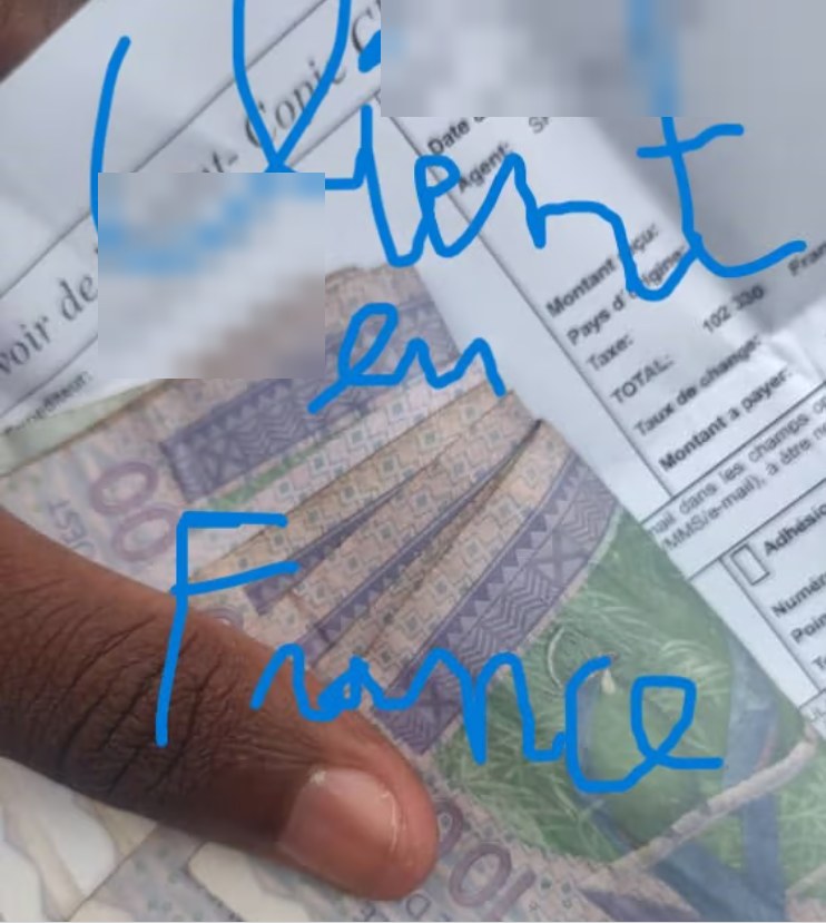 Reçu de transfert d'argent et billets en FCFA, annoté « Client en France »